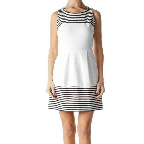💫 MADEWELL | White Striped Black Pleated Afternoon Day Dress - Picture 3 of 8